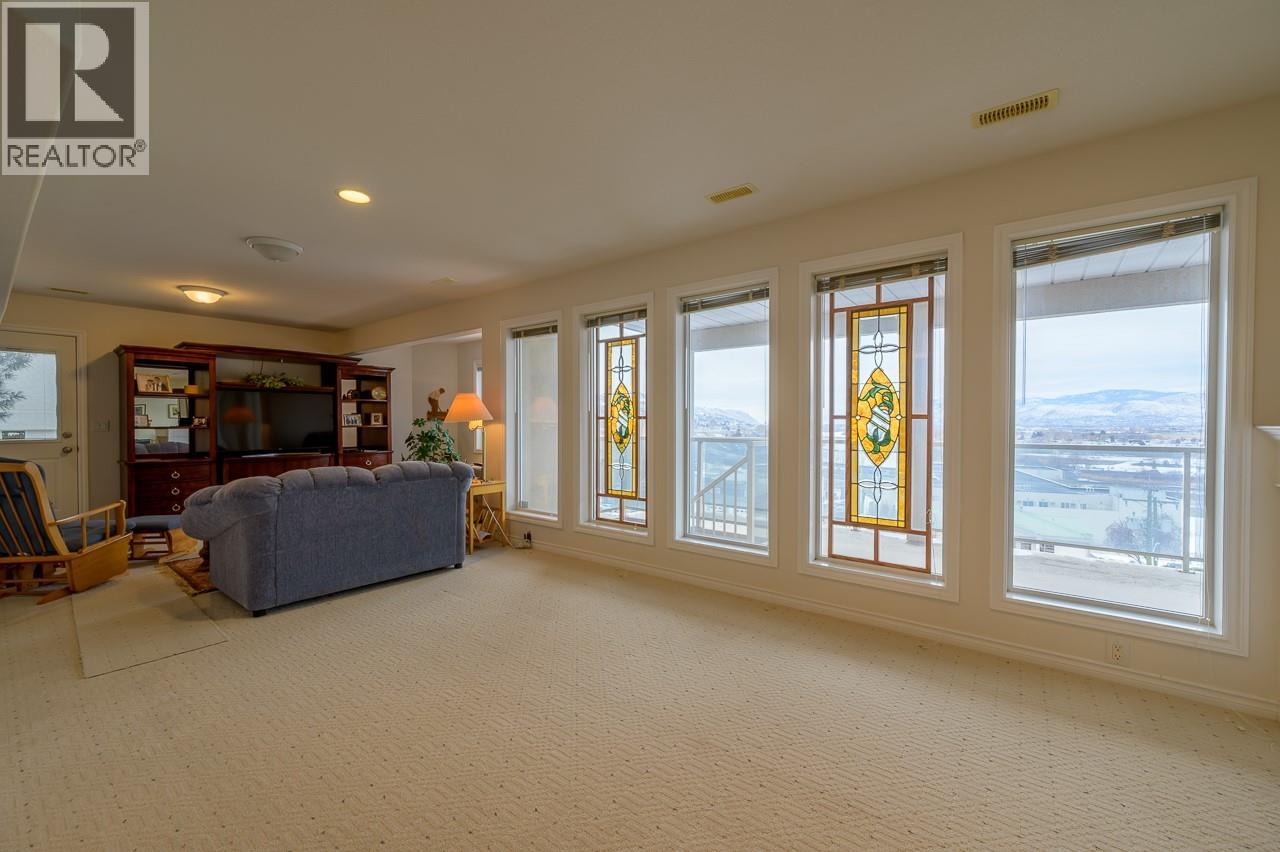 #6 1651 VALLEYVIEW Drive - 28
