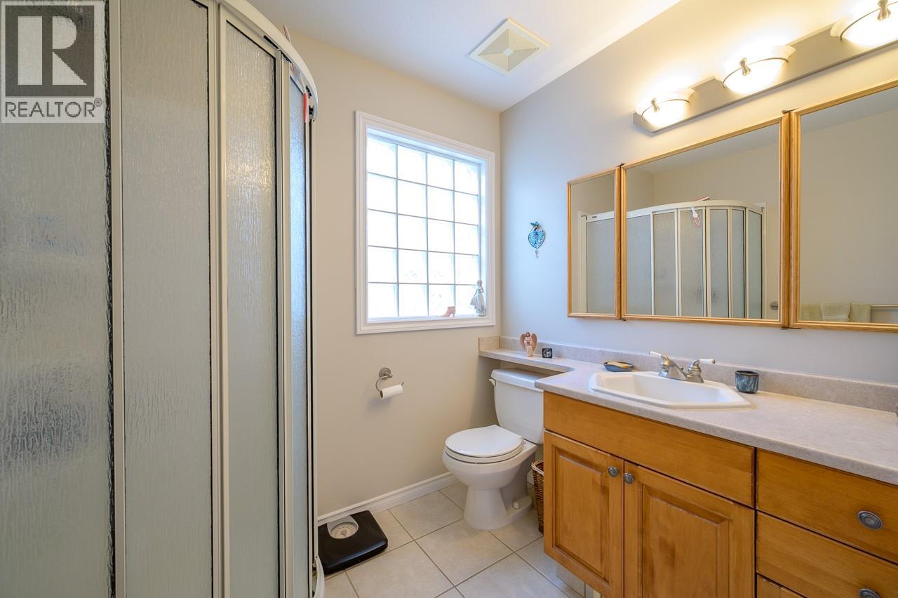 #6 1651 VALLEYVIEW Drive - 18
