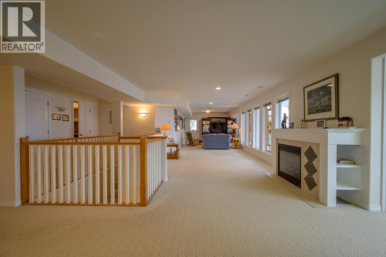 #6 1651 VALLEYVIEW Drive - 24