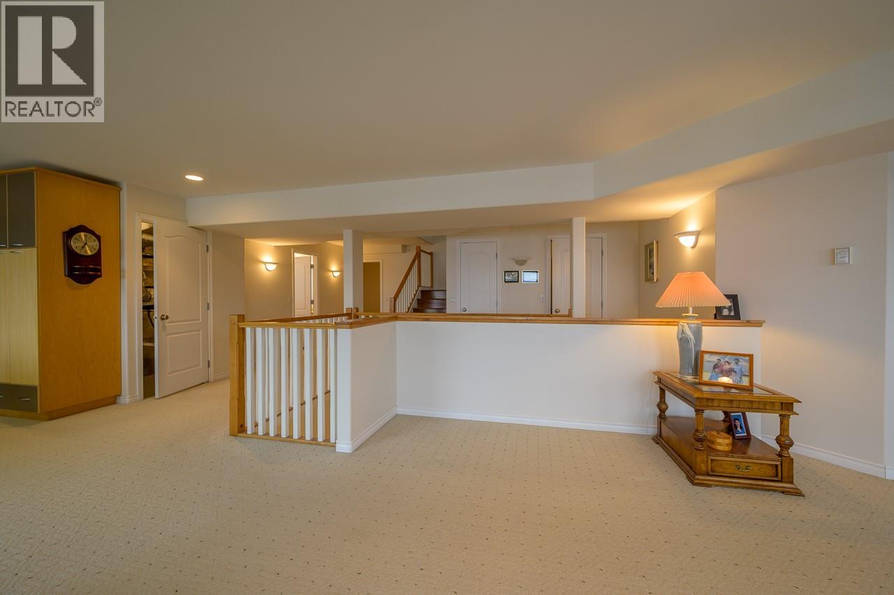#6 1651 VALLEYVIEW Drive - 26