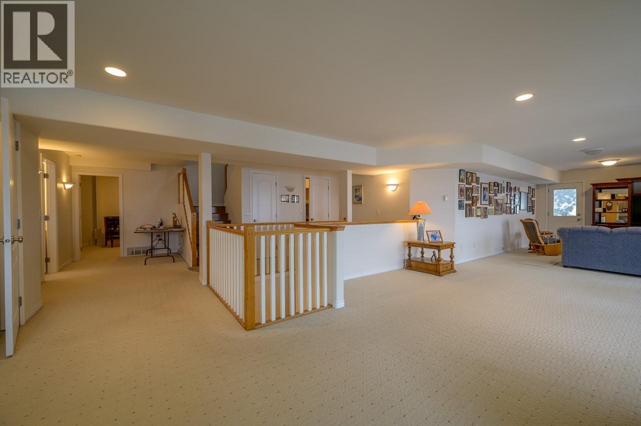 #6 1651 VALLEYVIEW Drive - 25