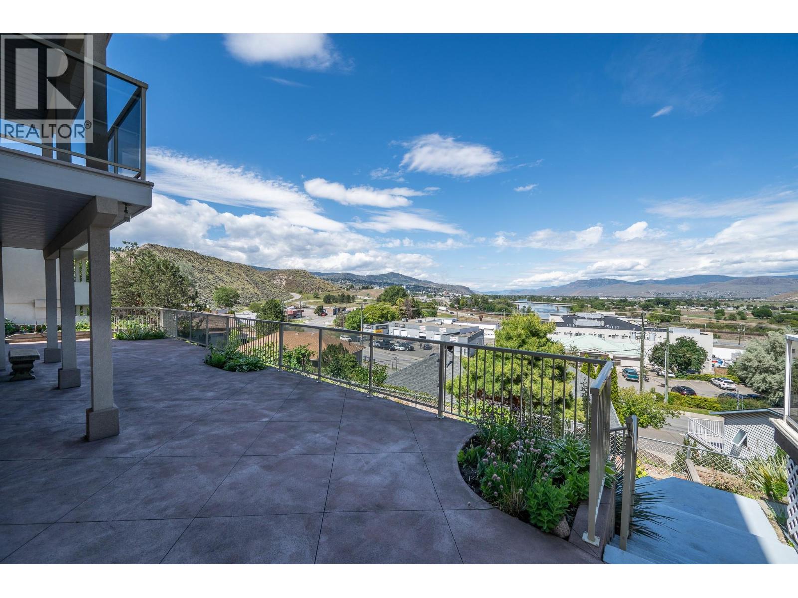 #6 1651 VALLEYVIEW Drive - 46