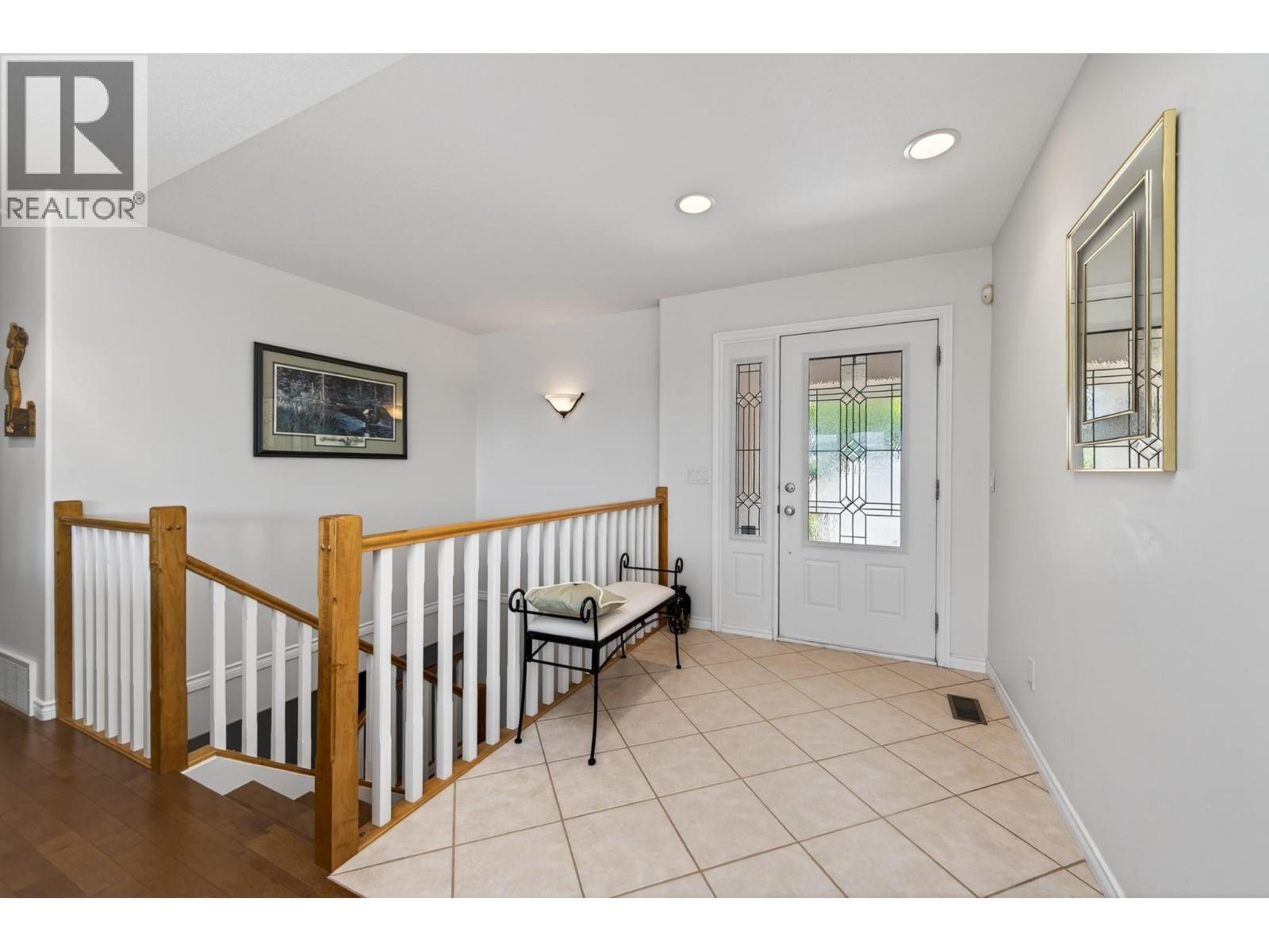 #6 1651 VALLEYVIEW Drive - 2