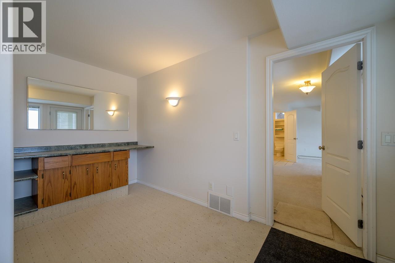 #6 1651 VALLEYVIEW Drive - 40