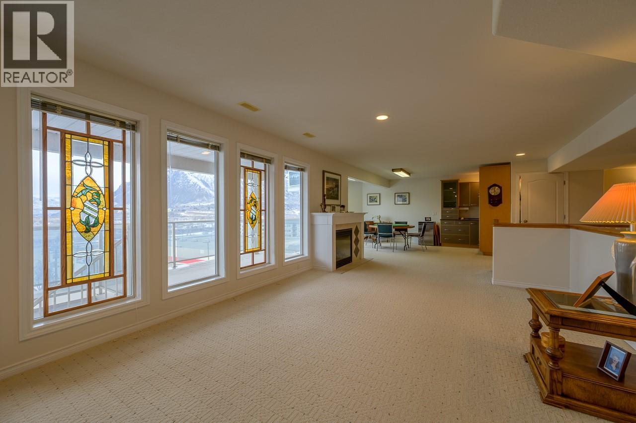 #6 1651 VALLEYVIEW Drive - 30