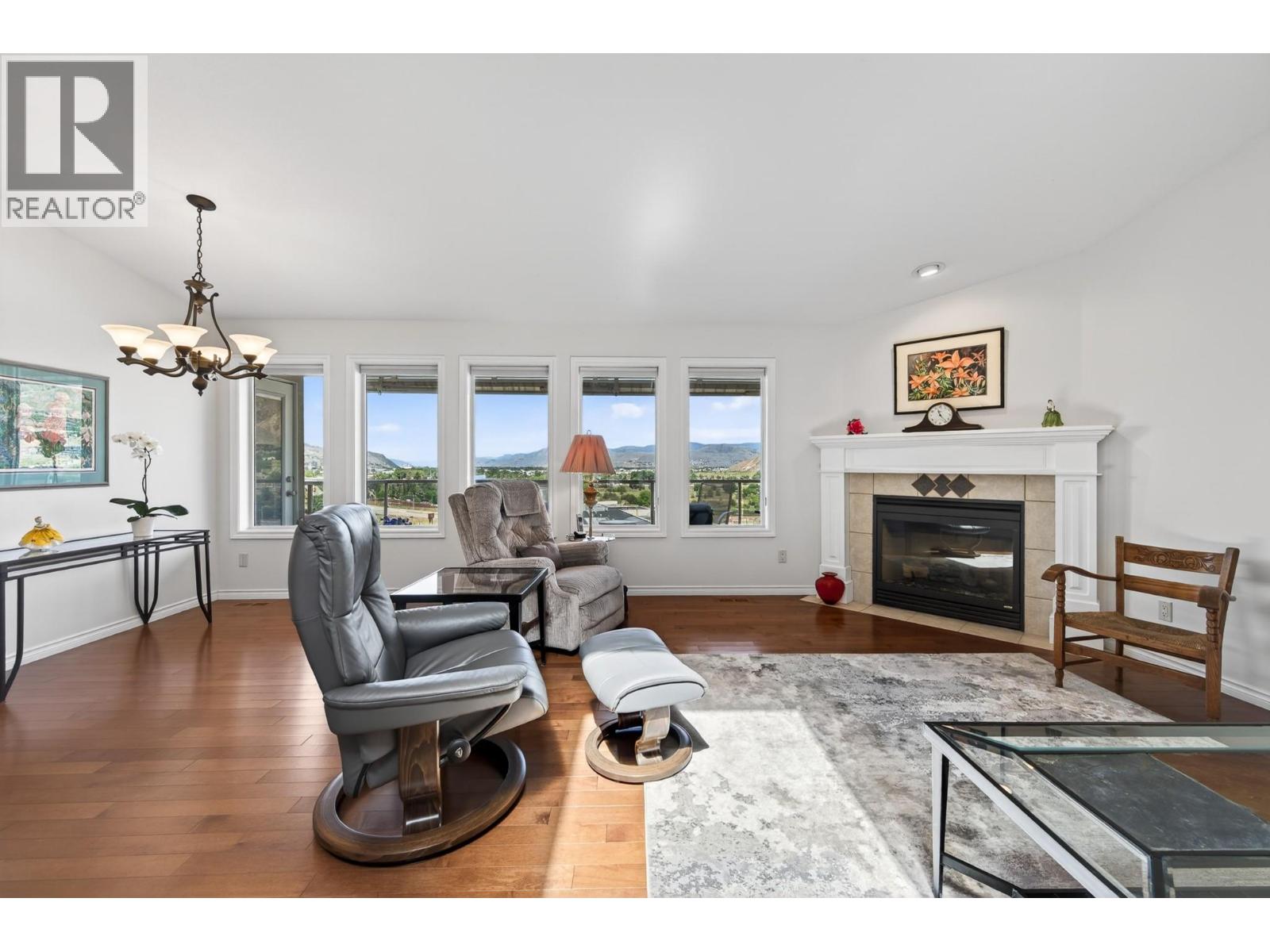 #6 1651 VALLEYVIEW Drive - 4