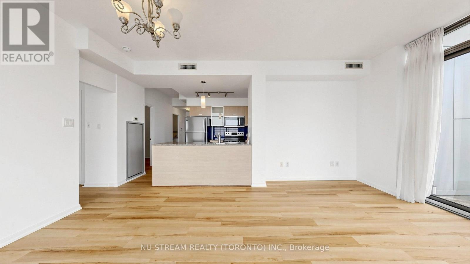 #4407 38 GRENVILLE STREET - 11