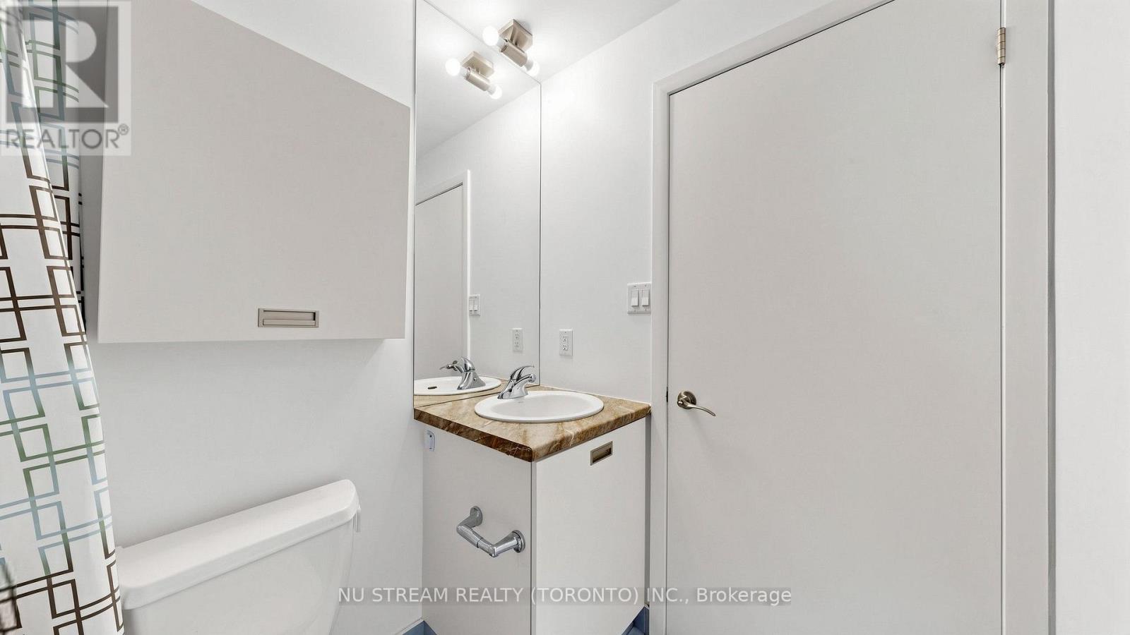 #4407 38 GRENVILLE STREET - 23