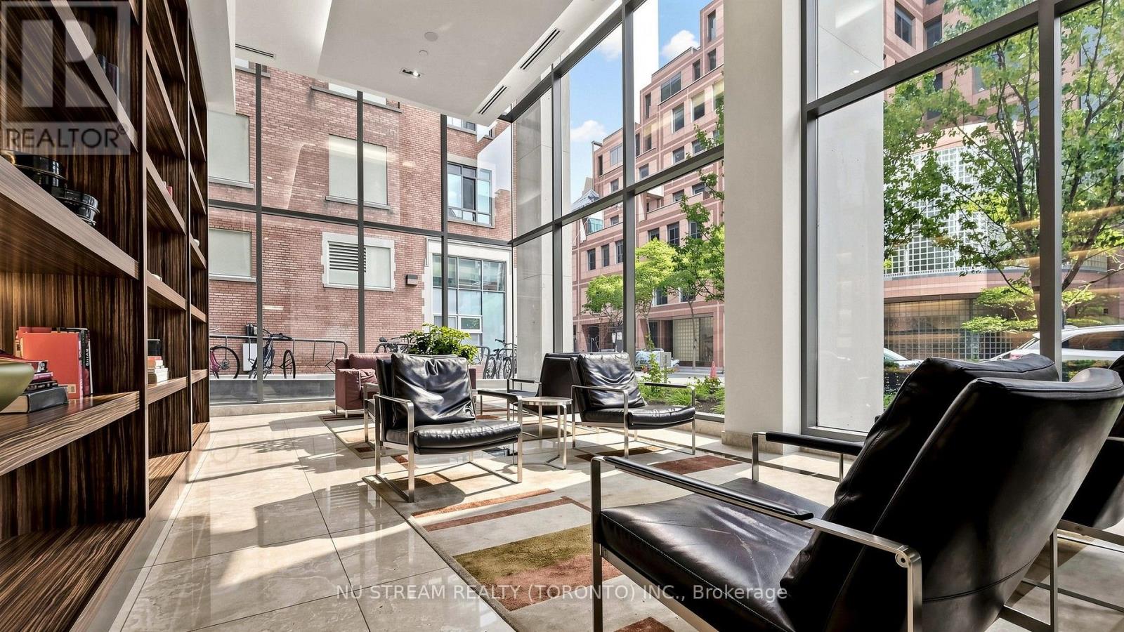 #4407 38 GRENVILLE STREET - 3