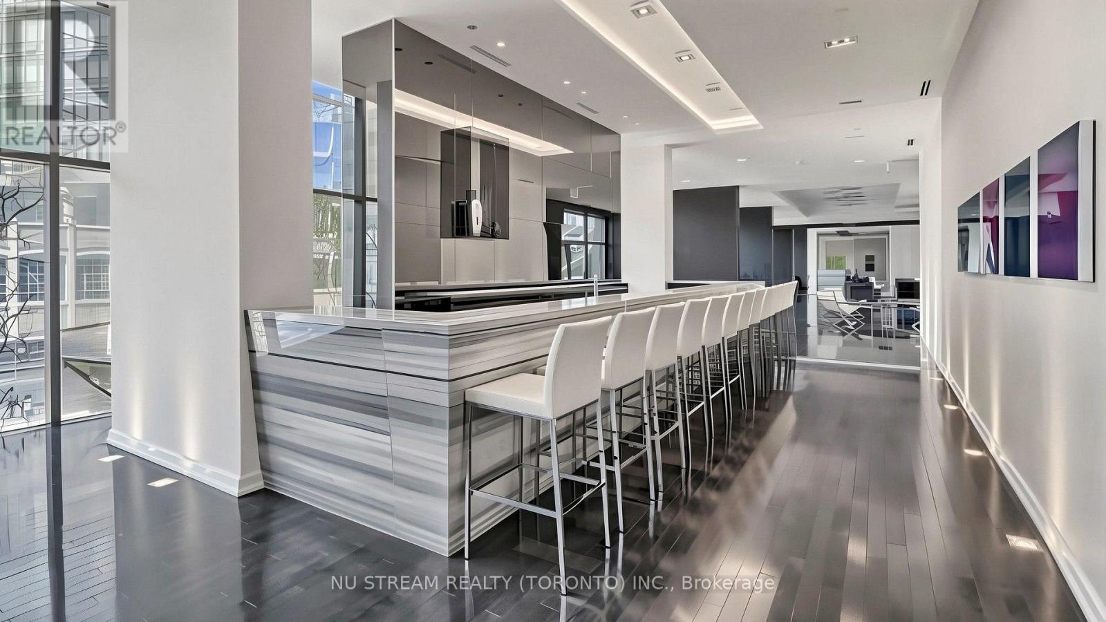 #4407 38 GRENVILLE STREET - 30
