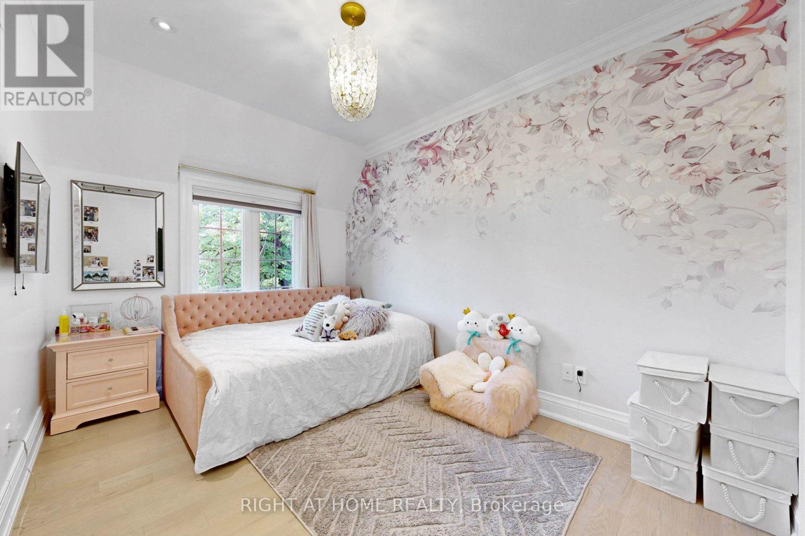 377 BROOKE AVENUE - 19