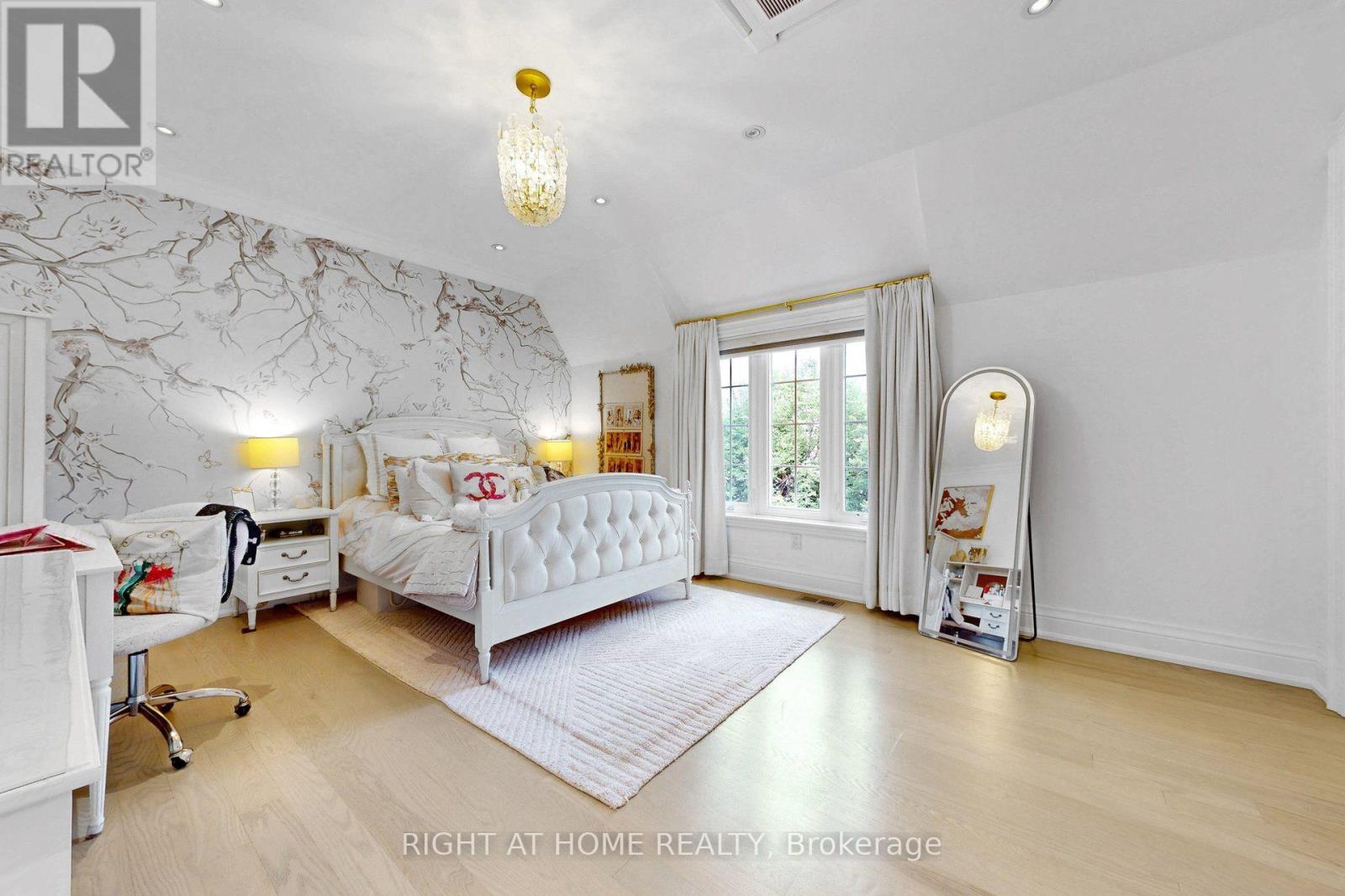 377 BROOKE AVENUE - 21