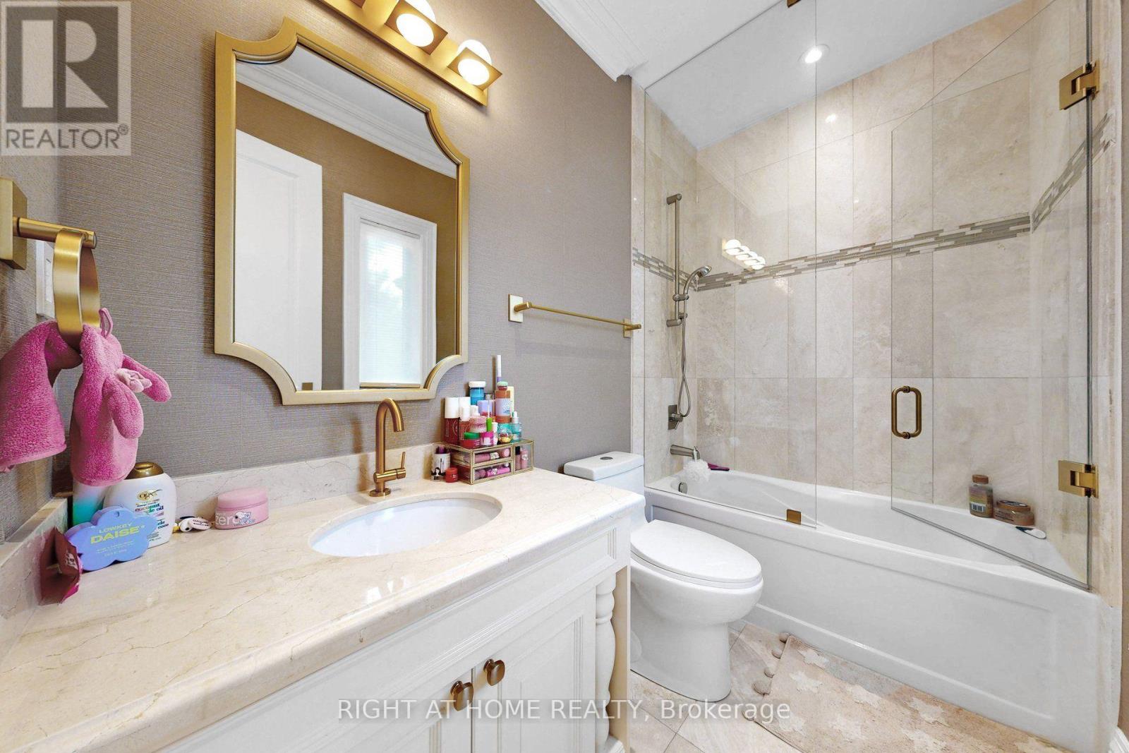 377 BROOKE AVENUE - 24