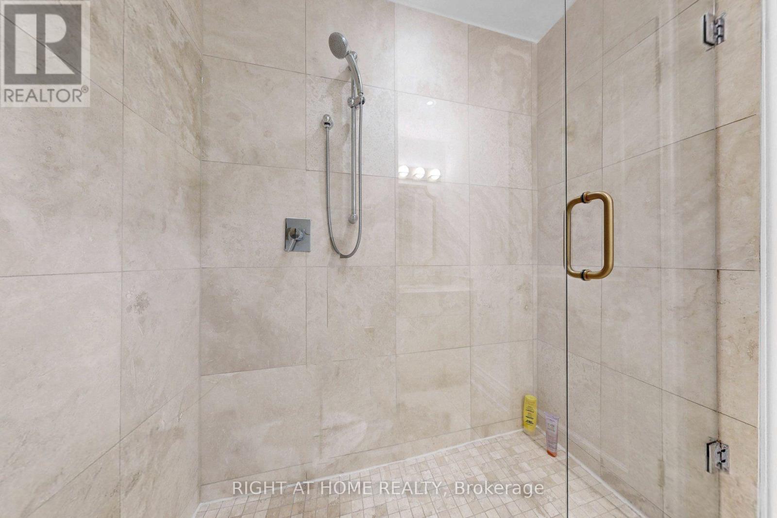 377 BROOKE AVENUE - 35