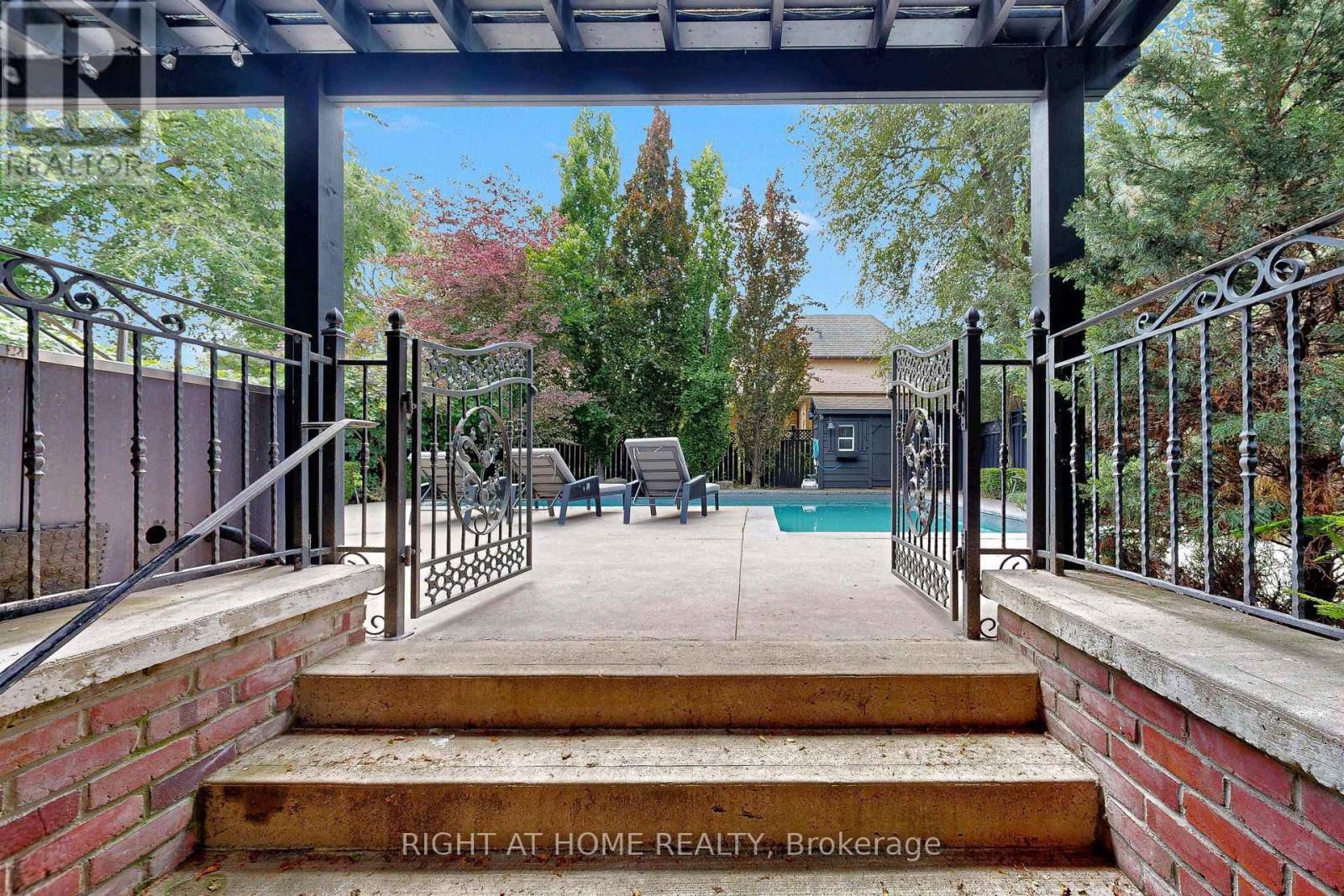 377 BROOKE AVENUE - 38