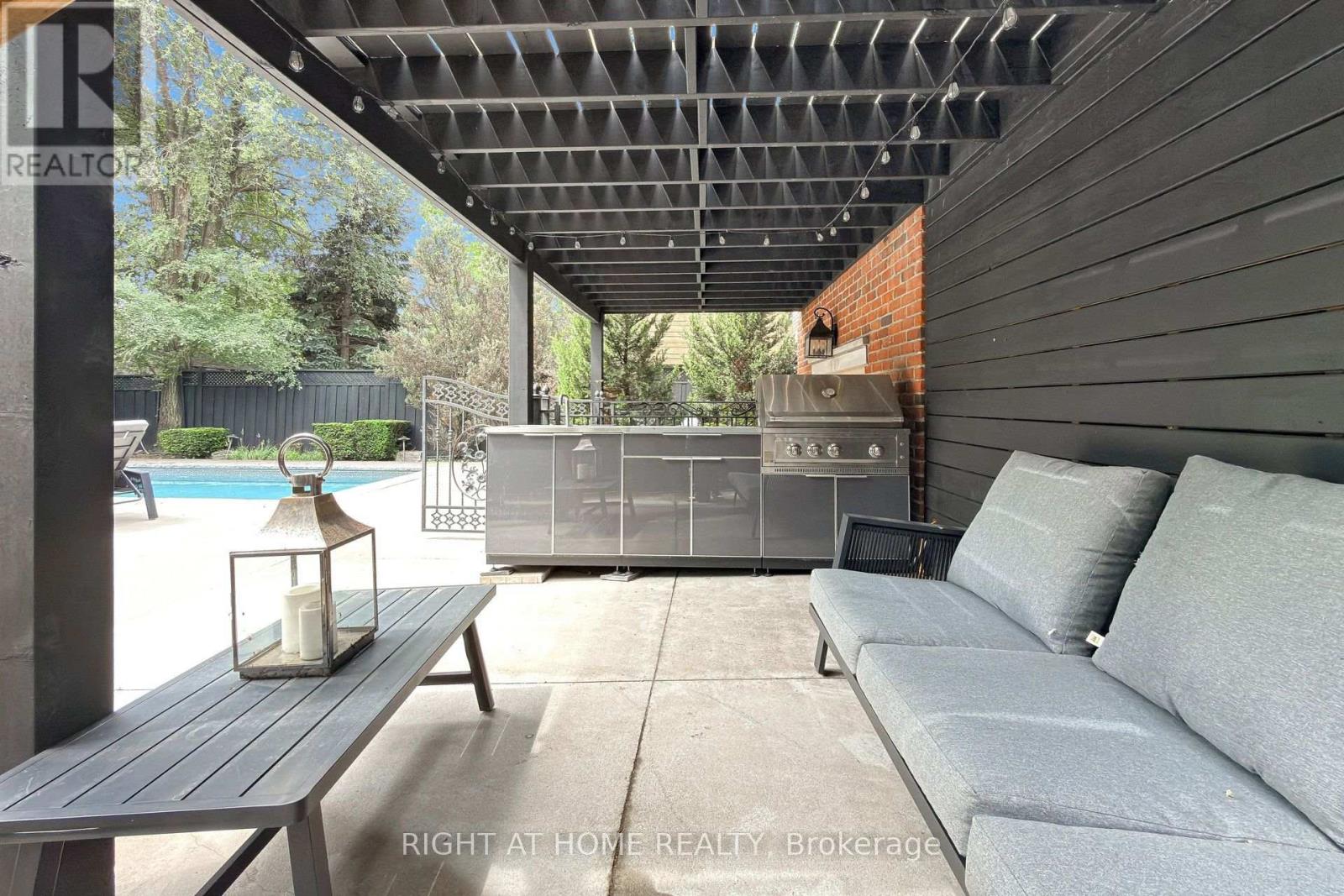 377 BROOKE AVENUE - 41