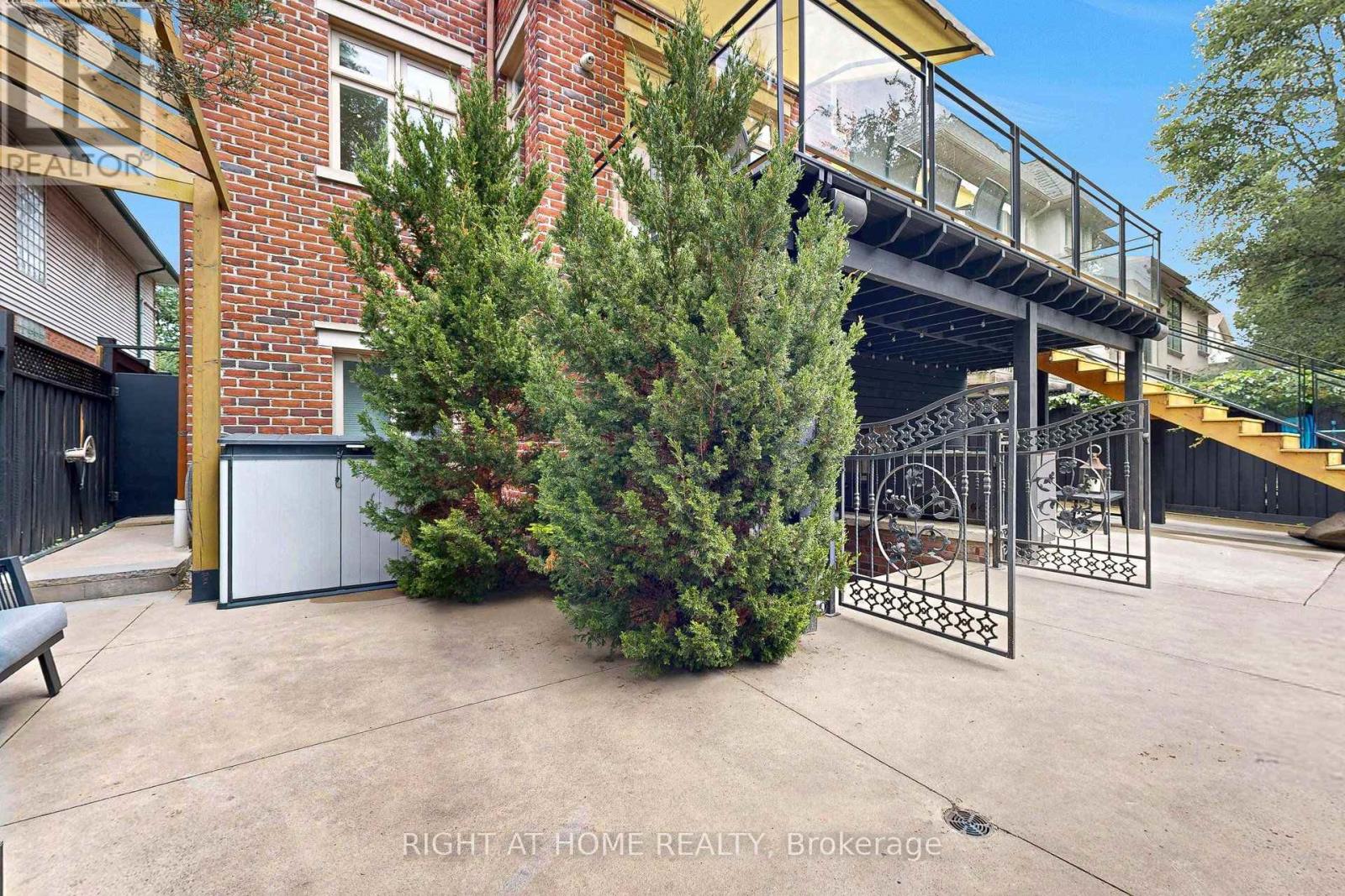 377 BROOKE AVENUE - 42