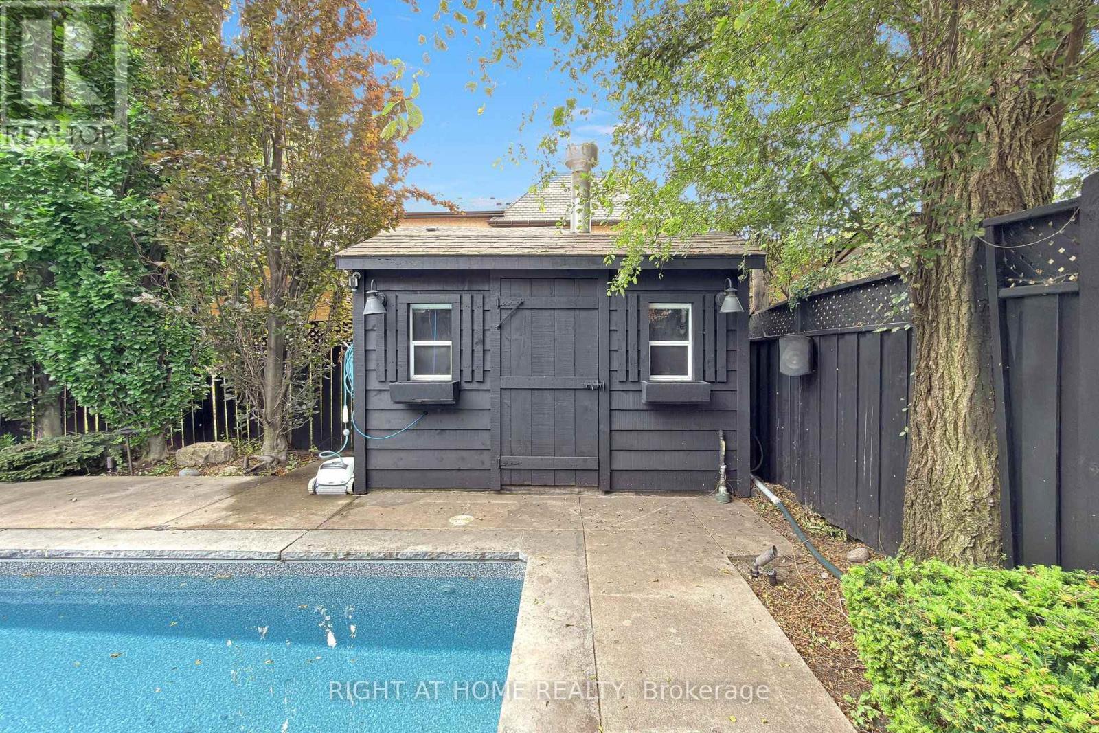 377 BROOKE AVENUE - 47