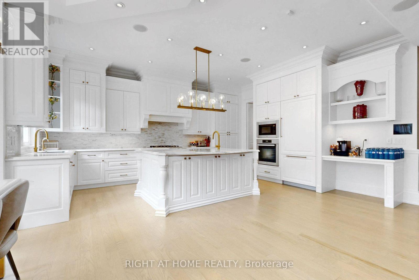 377 BROOKE AVENUE - 9