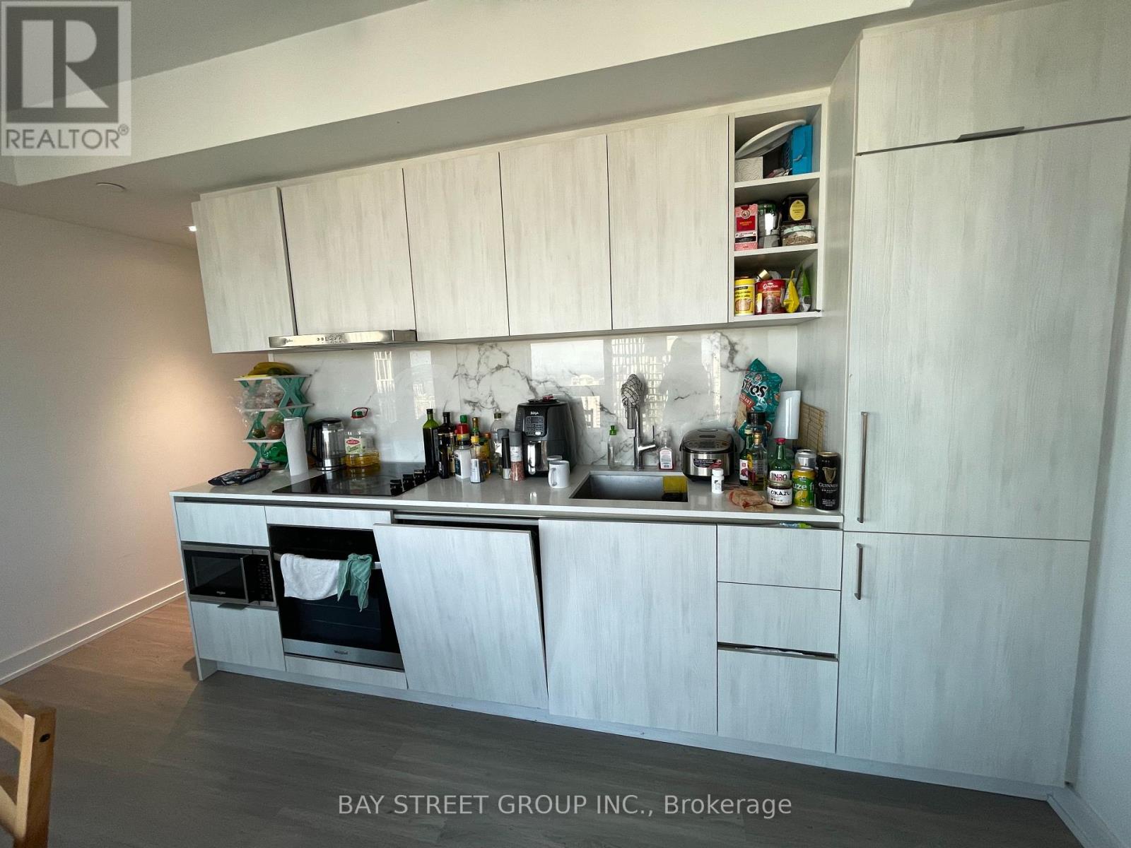 8 WELLESLEY AVENUE - 11
