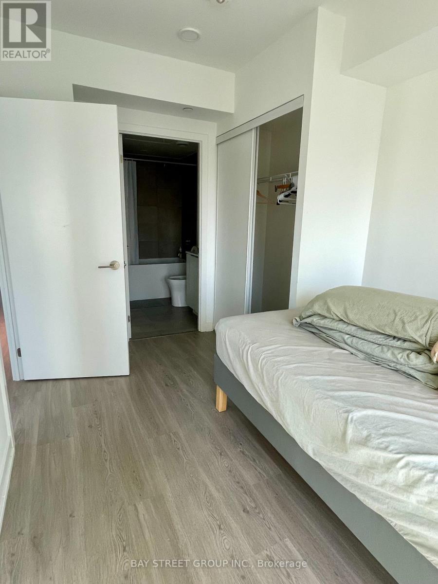 8 WELLESLEY AVENUE - 12