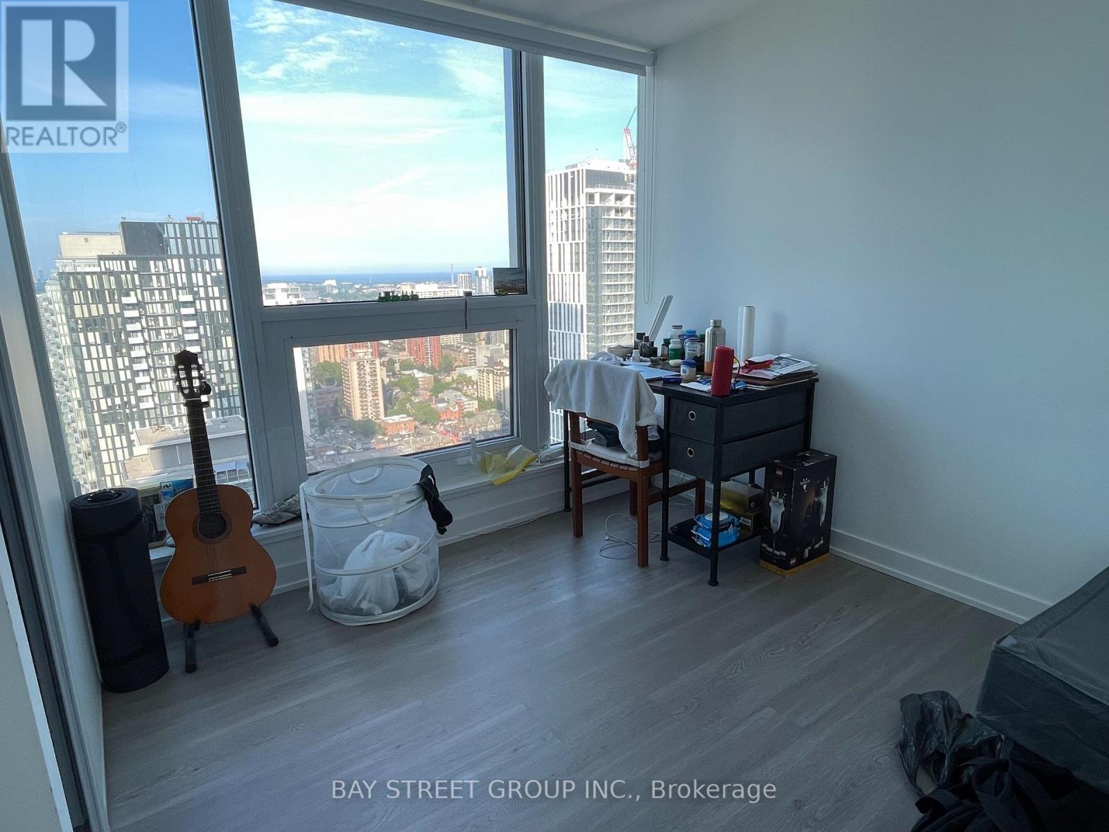 8 WELLESLEY AVENUE - 16