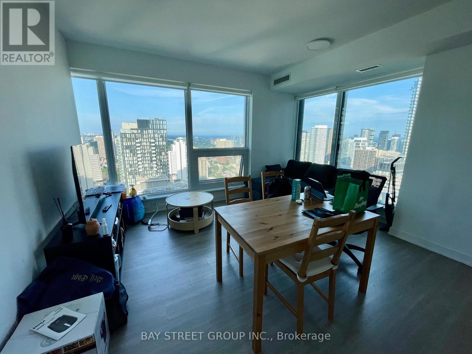 8 WELLESLEY AVENUE - 19