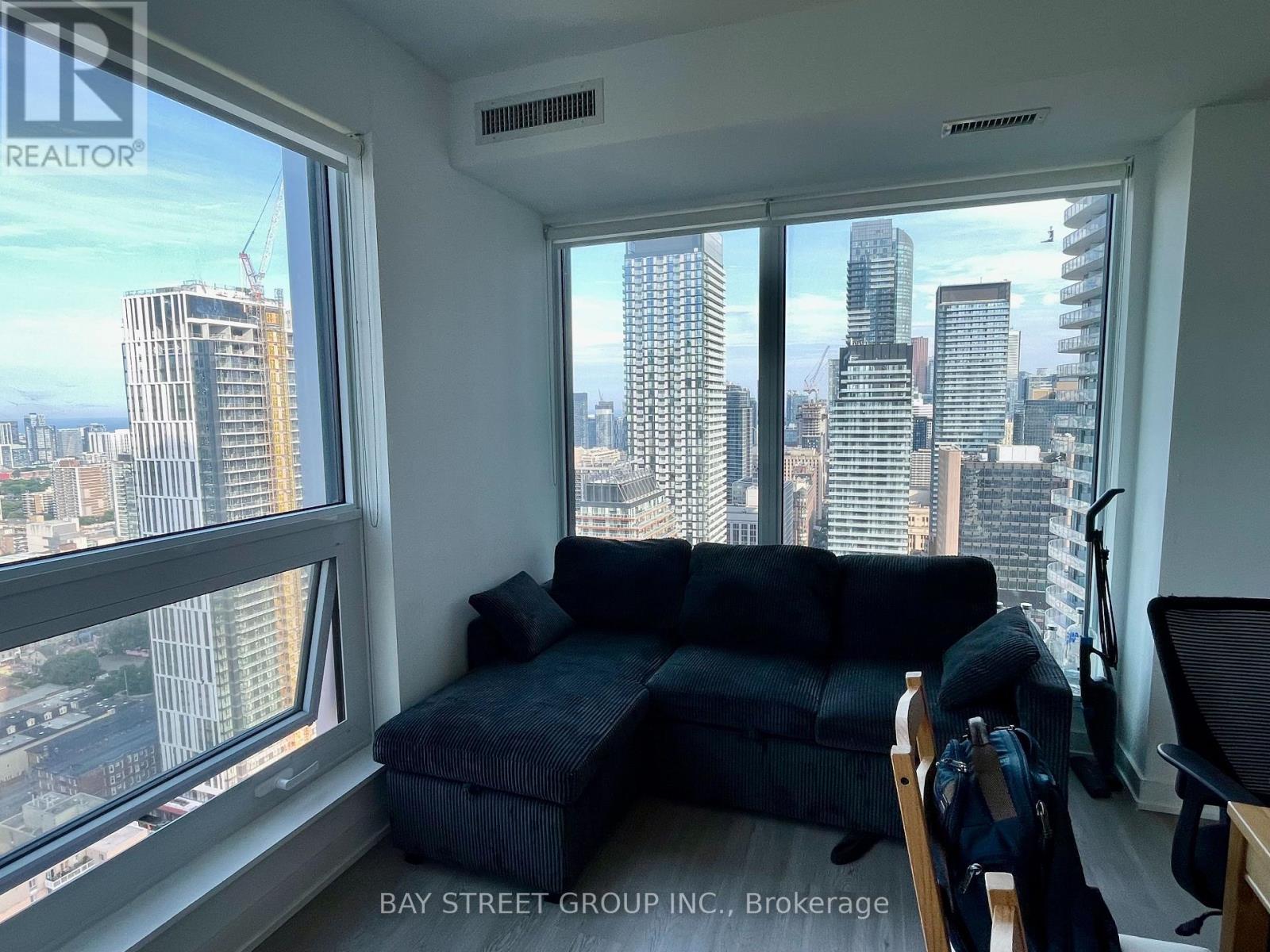 8 WELLESLEY AVENUE - 9