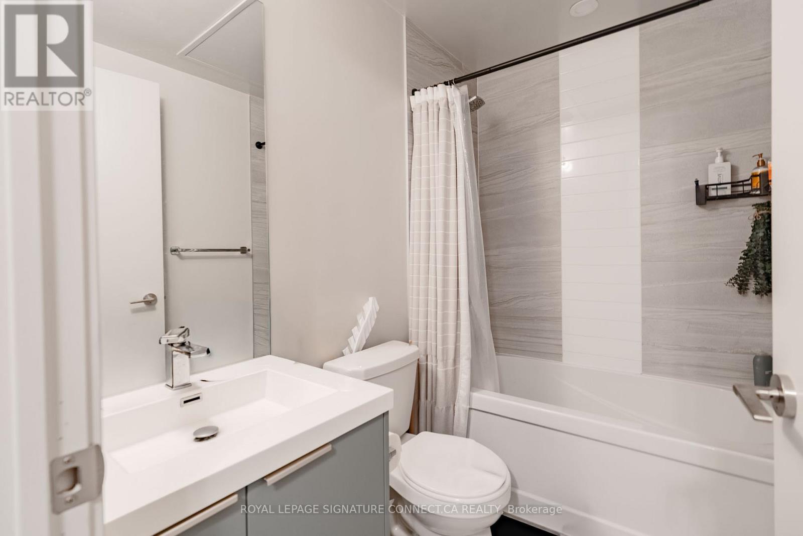 #706 90 GLEN EVEREST ROAD - 18