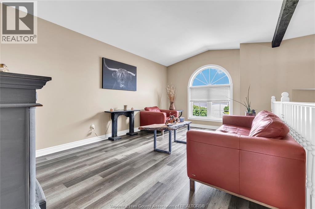 399 ROSEWOOD CRESCENT - 11