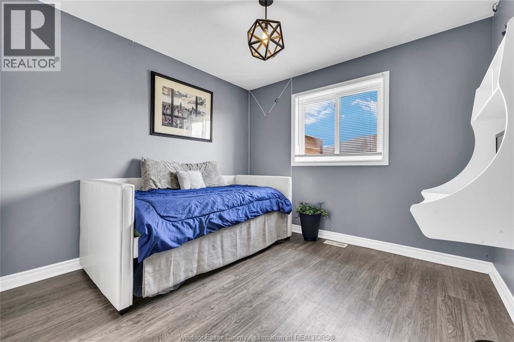 399 ROSEWOOD CRESCENT - 20