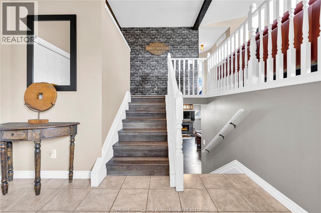399 ROSEWOOD CRESCENT - 22