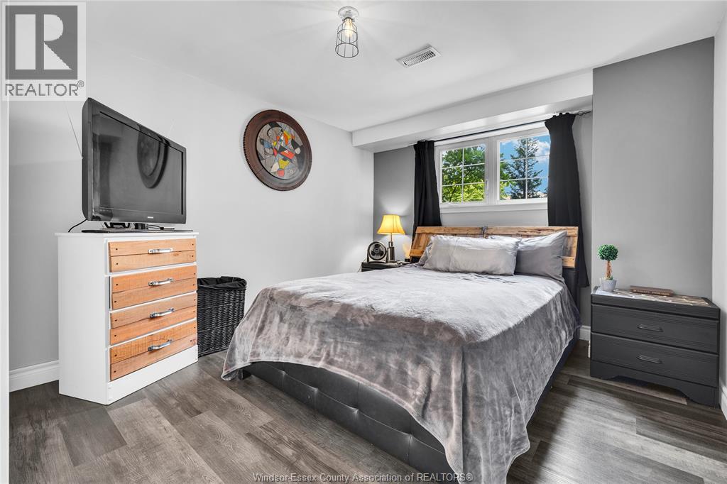 399 ROSEWOOD CRESCENT - 27