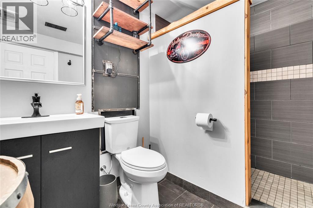 399 ROSEWOOD CRESCENT - 29