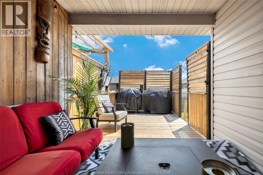 399 ROSEWOOD CRESCENT - 34