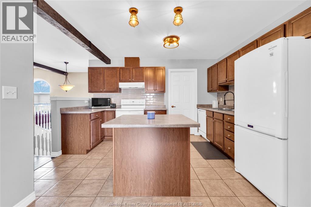 399 ROSEWOOD CRESCENT - 5