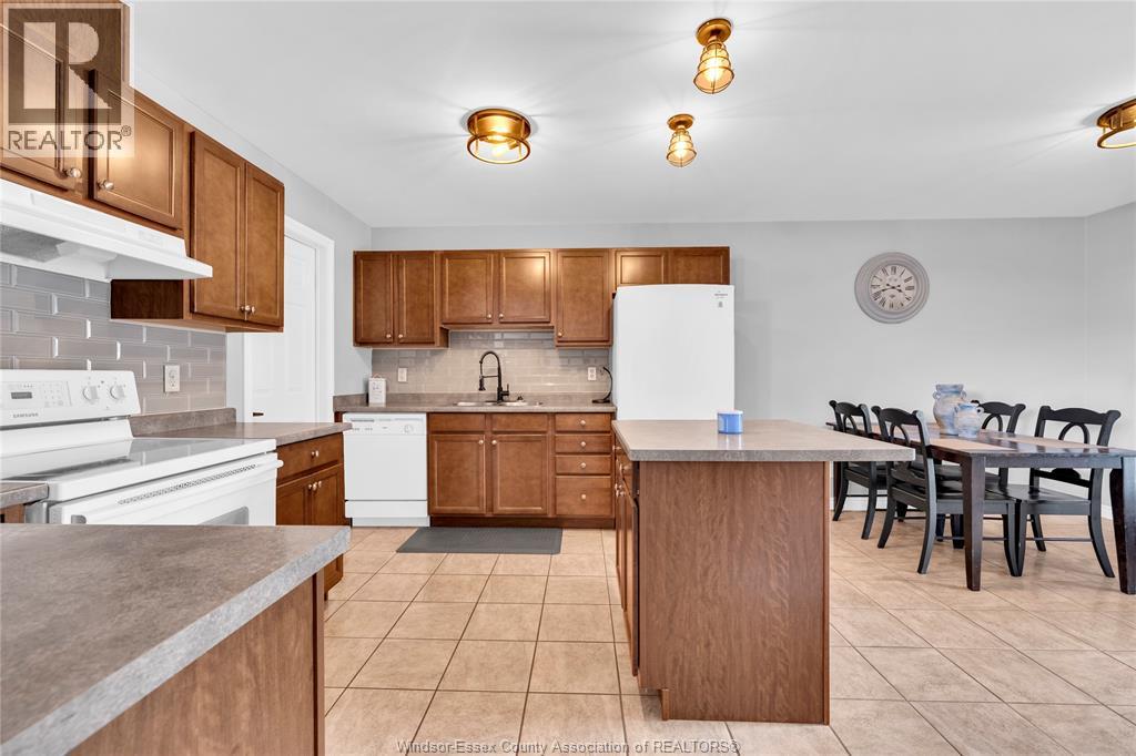 399 ROSEWOOD CRESCENT - 6