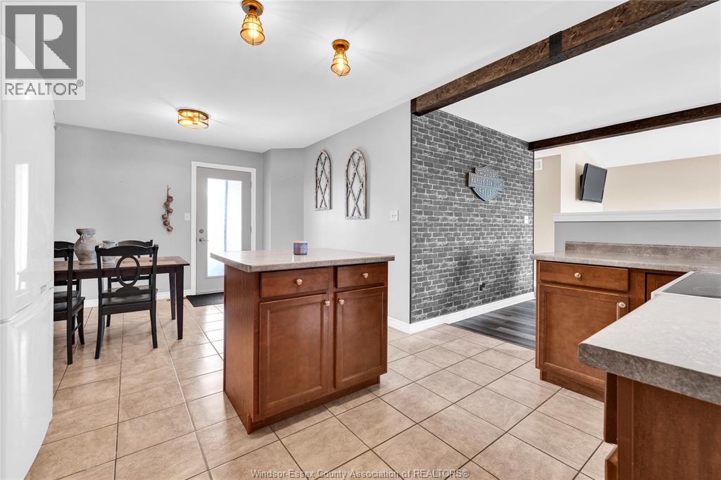 399 ROSEWOOD CRESCENT - 8