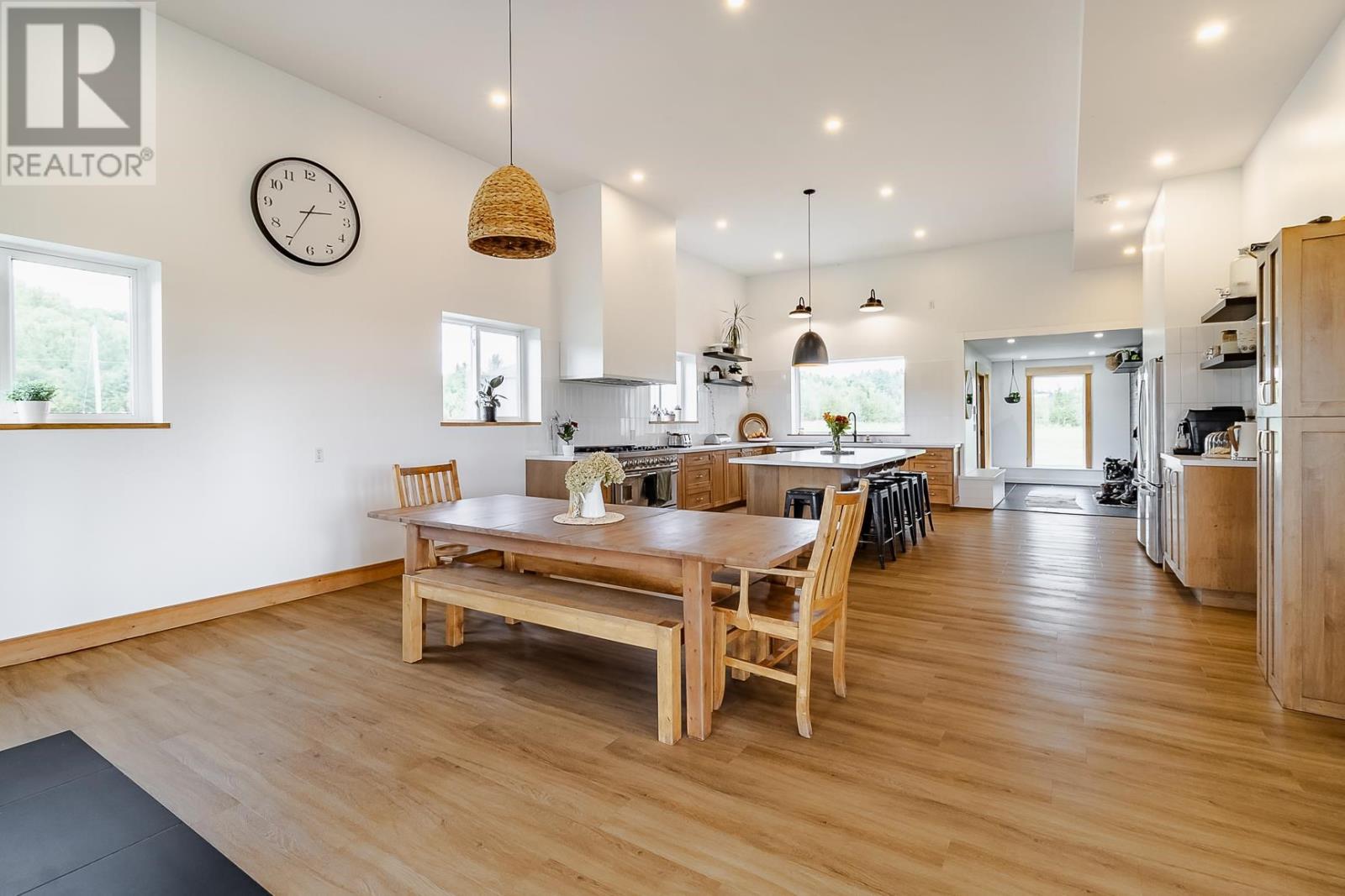 587 Watson RD - 10