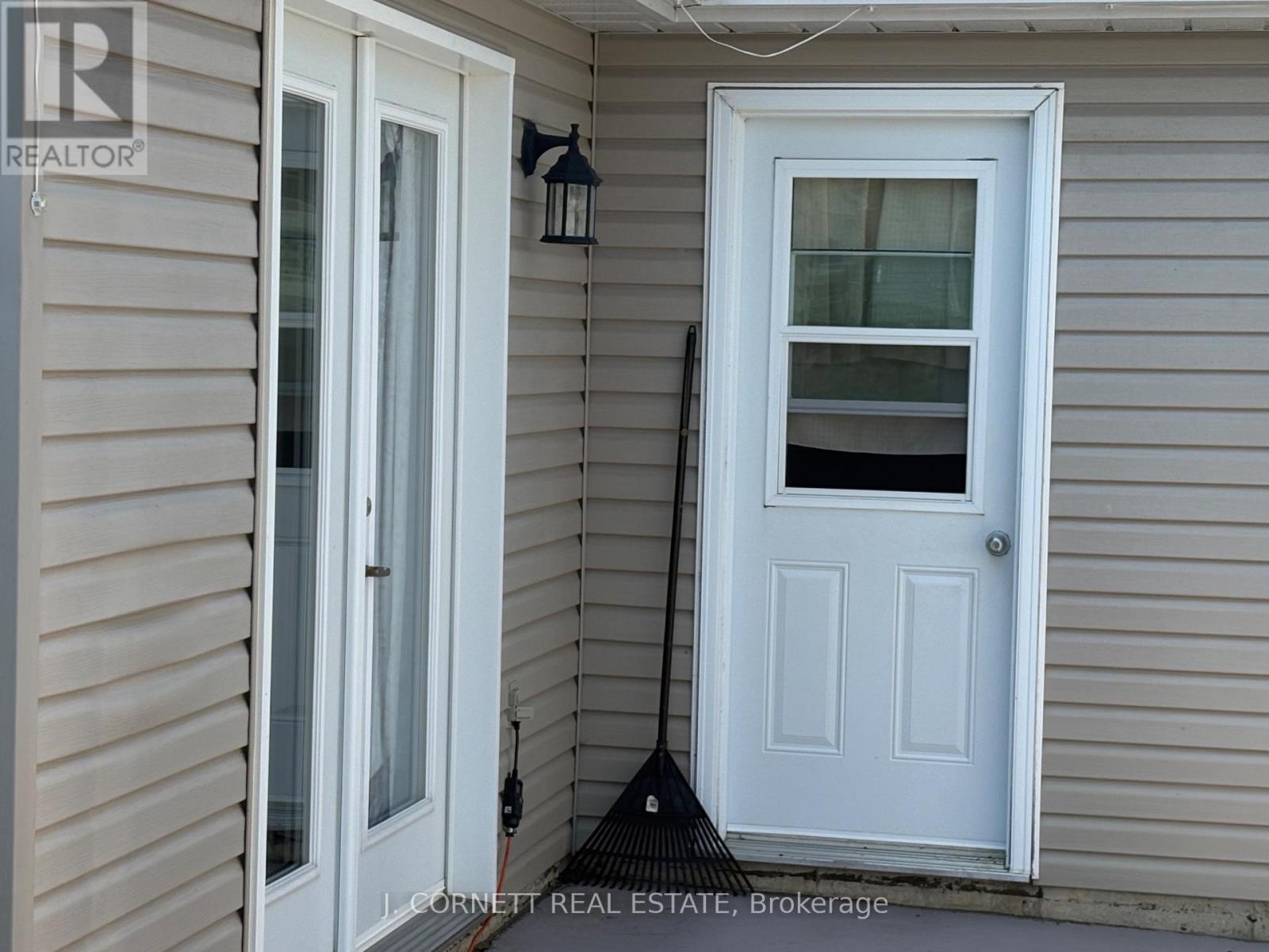 132 DUNBAR AVENUE - 16