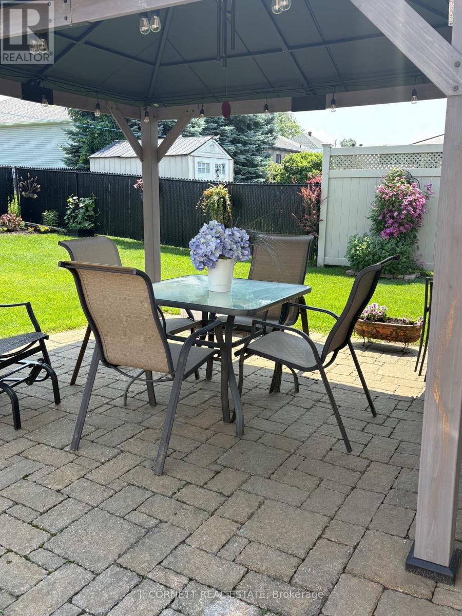 132 DUNBAR AVENUE - 19