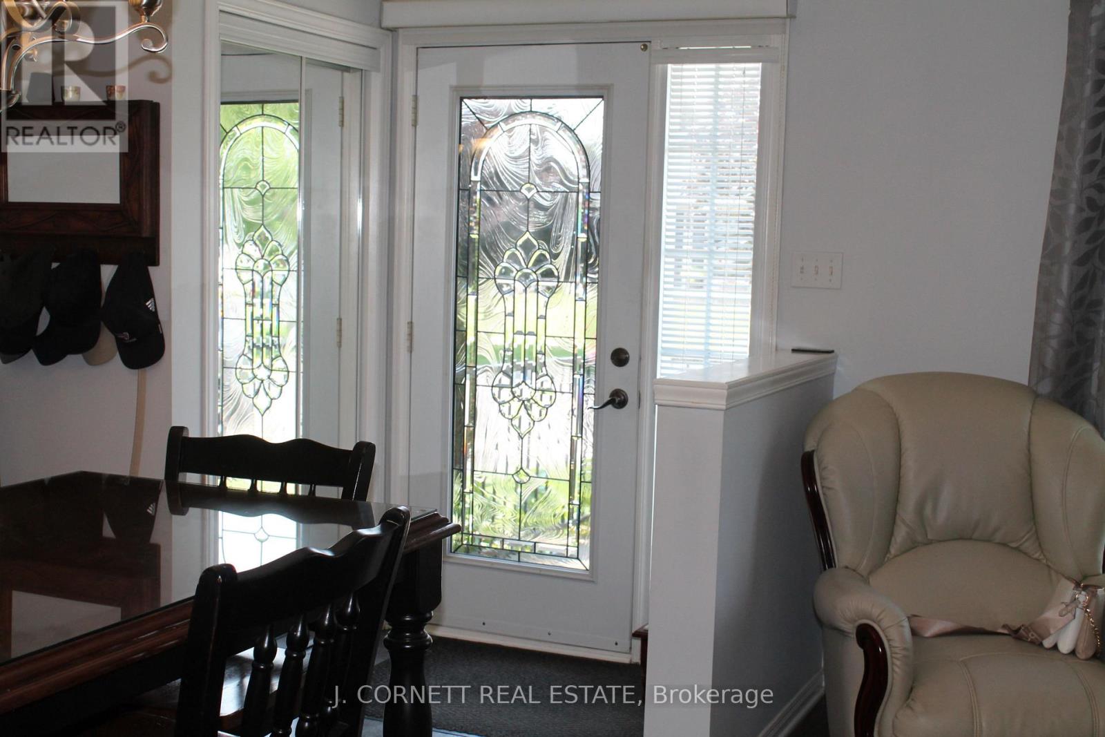 132 DUNBAR AVENUE - 2