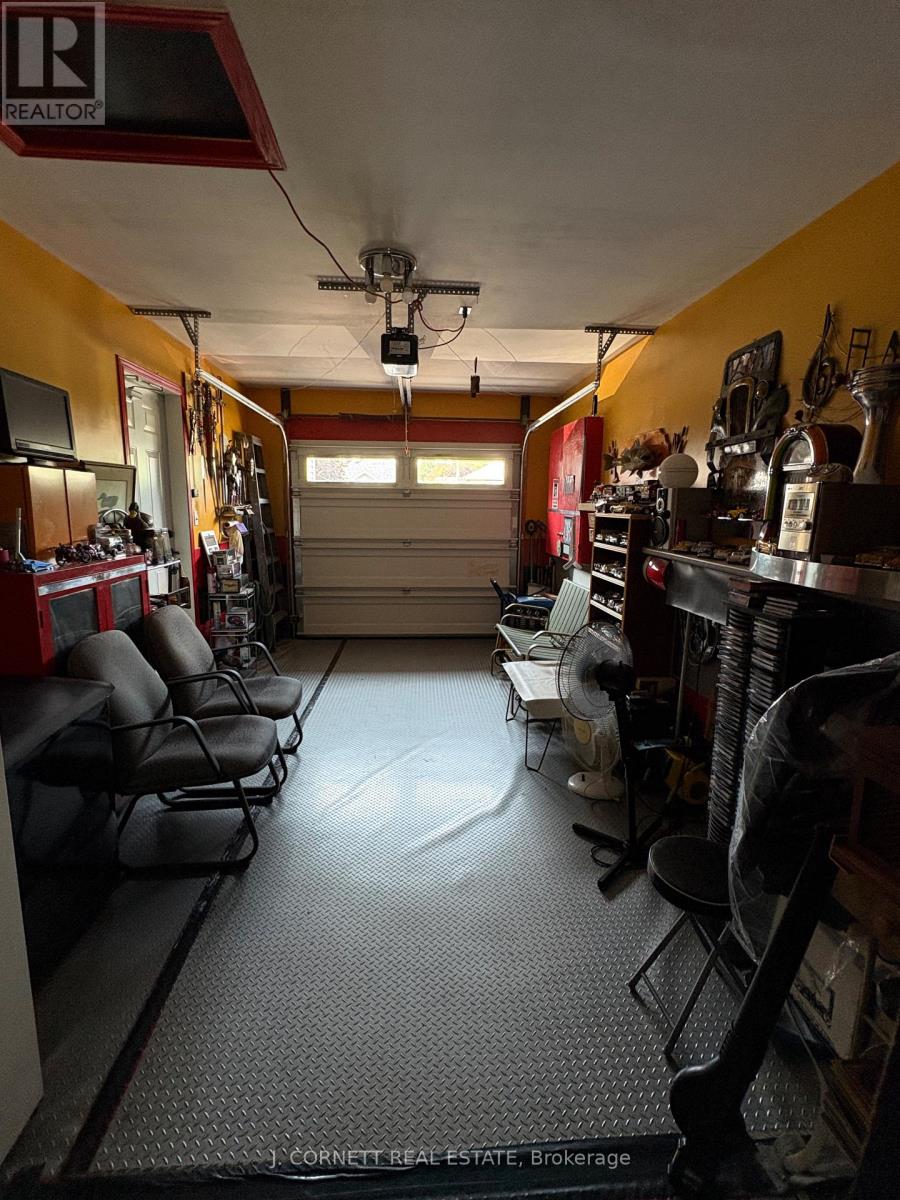 132 DUNBAR AVENUE - 21