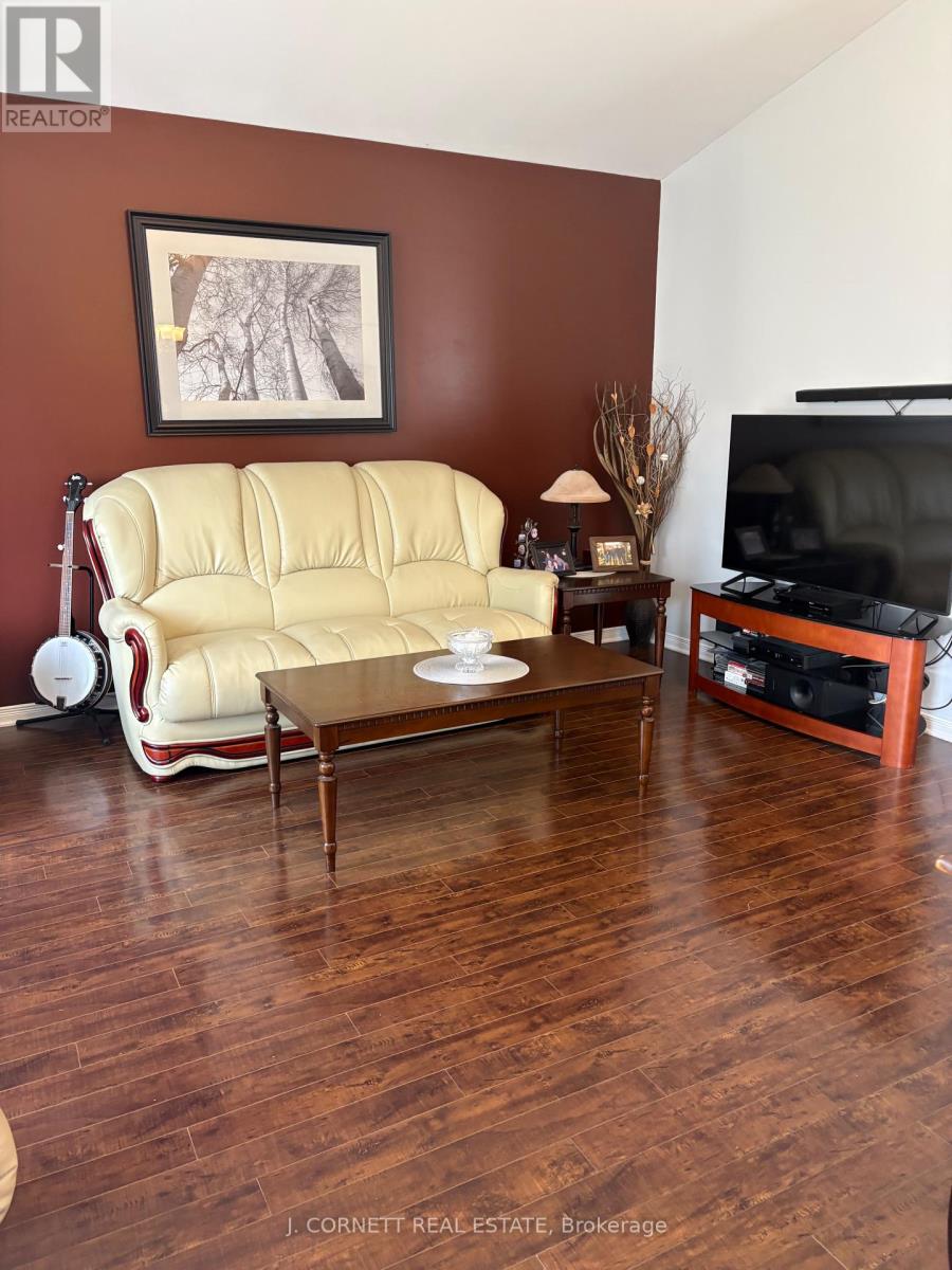 132 DUNBAR AVENUE - 5