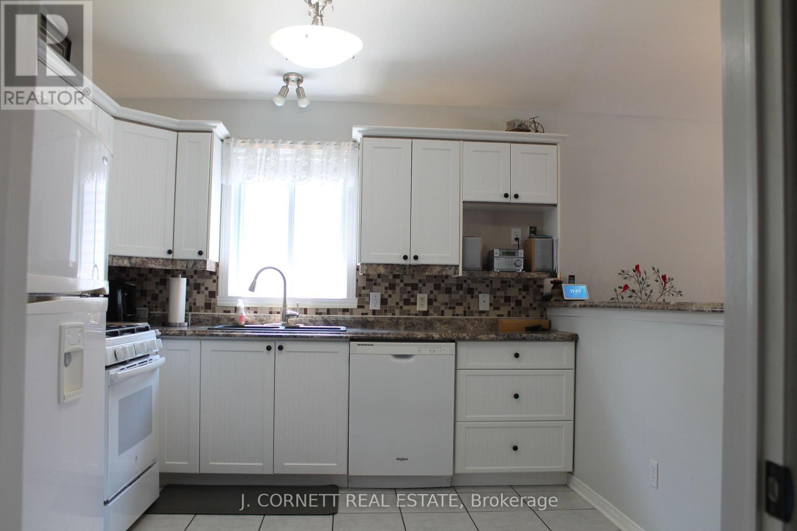 132 DUNBAR AVENUE - 6