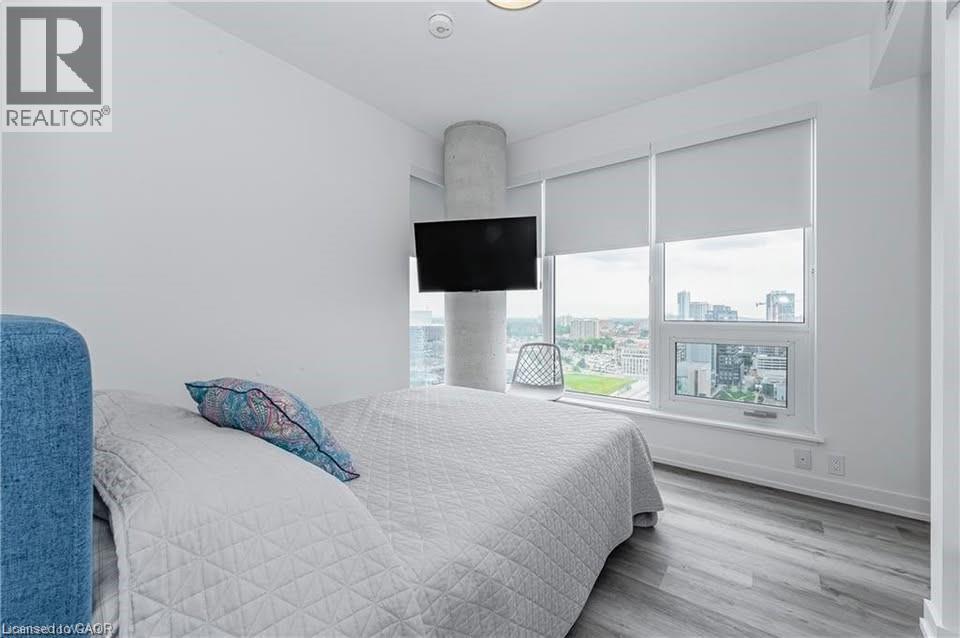 #1702 15 WELLINGTON Street - 16