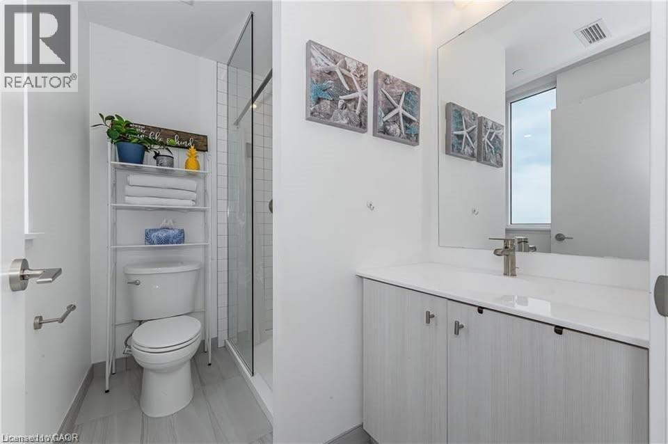 #1702 15 WELLINGTON Street - 17