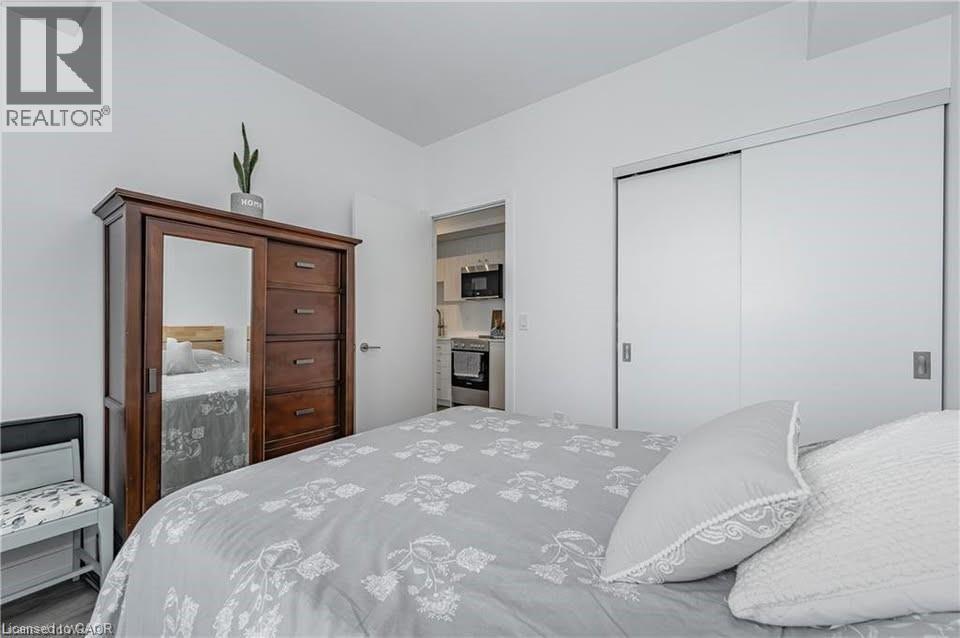 #1702 15 WELLINGTON Street - 19