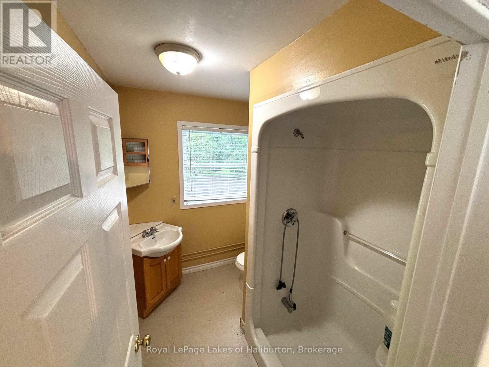 3040 HALIBURTON LAKE ROAD - 44