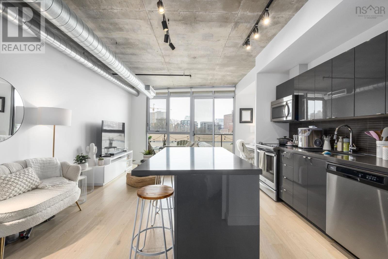 #504 1065 Barrington Street - 1